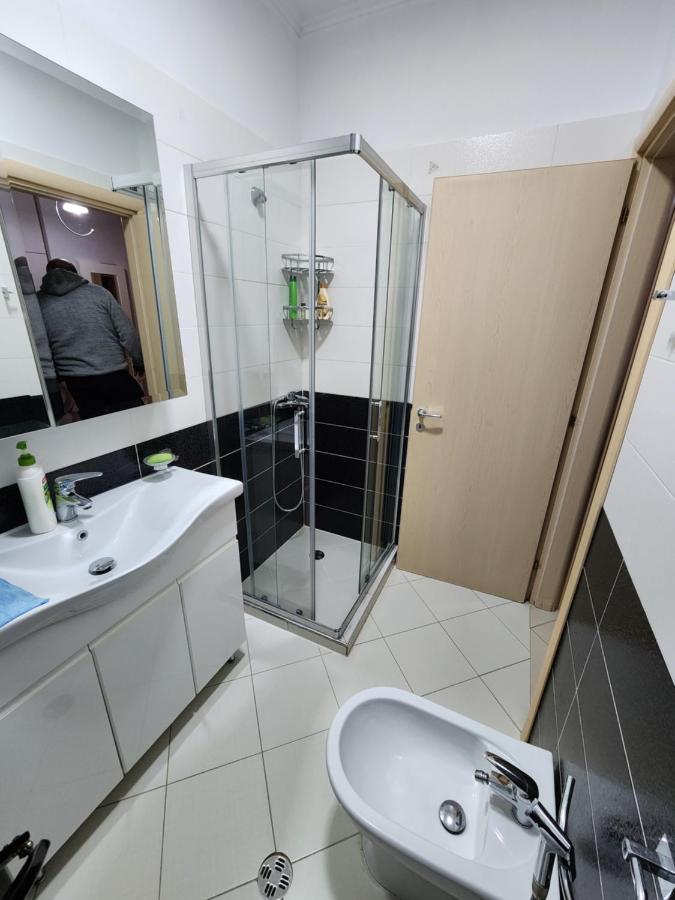 1-bedroom Unit In Appartement *